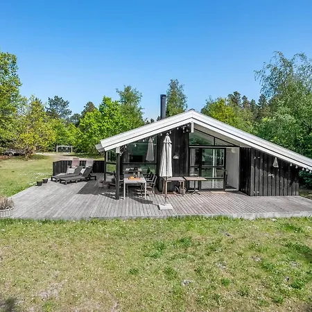 Edvard - 300m From The Sea By Interhome *