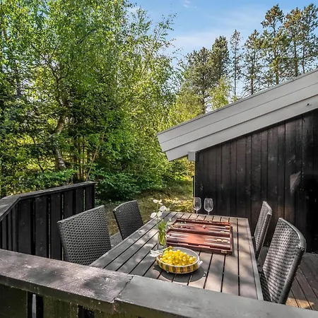Edvard - 300m From The Sea By Interhome *