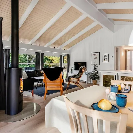 Edvard - 300m From The Sea By Interhome *